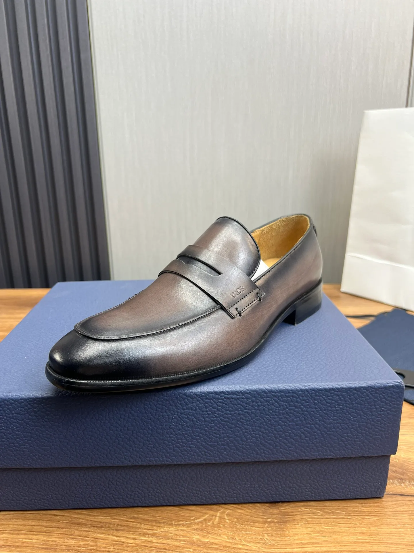 Men's men's shoes 💰540💰 Dior men's business casual leather shoes 👞all made of imported original brand leather, just to create a more comfortable wearing experience, upper: original cowhide ➕ imported cowhide lining, original non-slip and wear-resistant rubber outsole ✔️36-45 (45 non-returnable)
